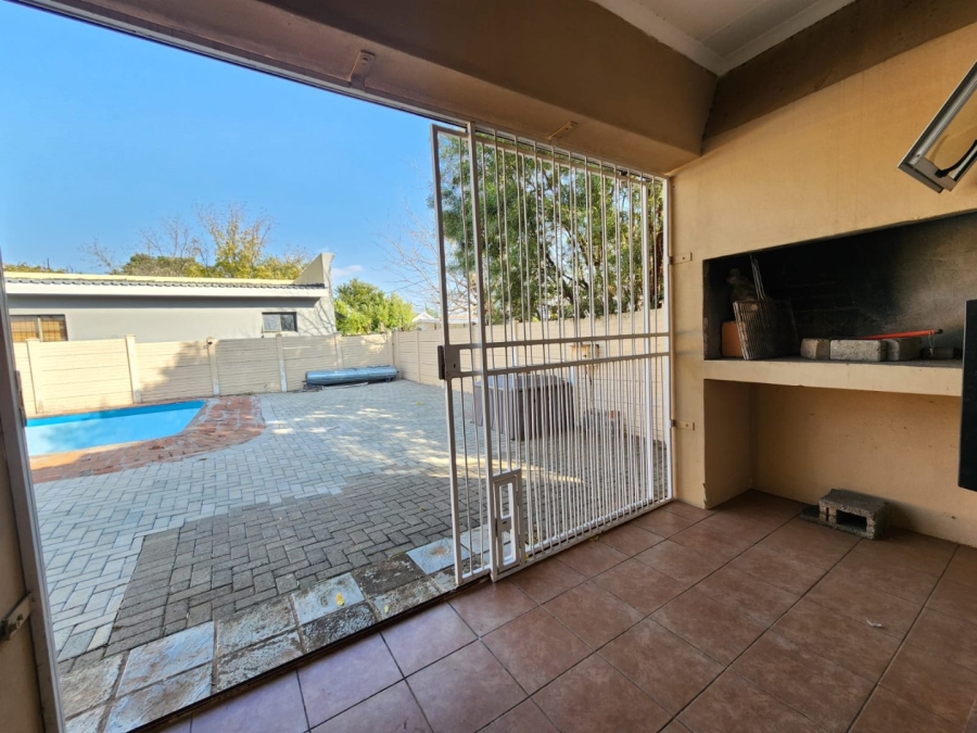 3 Bedroom Property for Sale in Rhodesdene Northern Cape